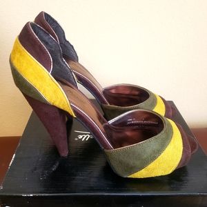 Anne Michelle peep toe pumps